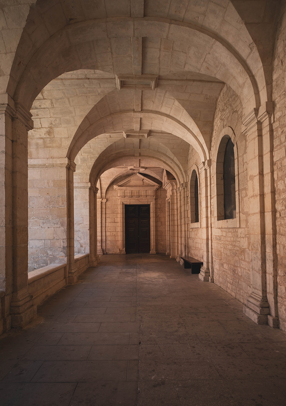 Le cloître de l'Abbatiale de Saint-Maixent-L'École