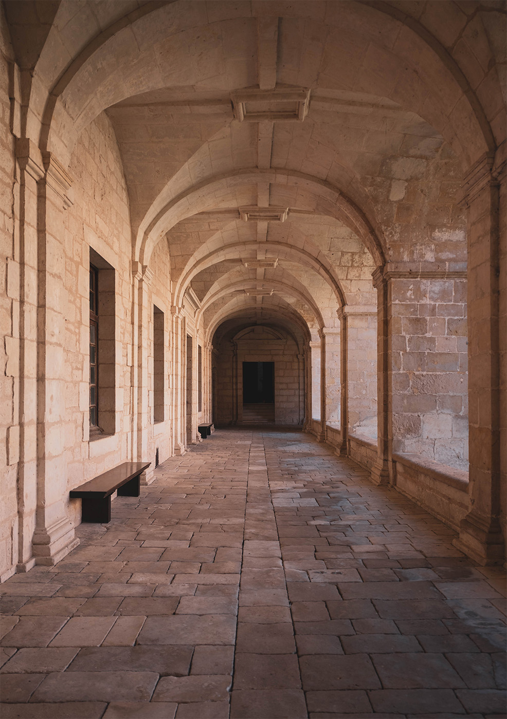 Le cloître de l'Abbatiale de Saint-Maixent-L'École
